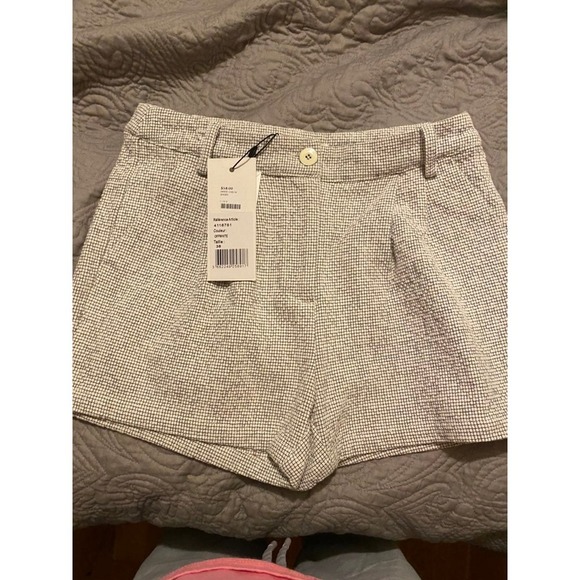 Shorts - Picture 1 of 3